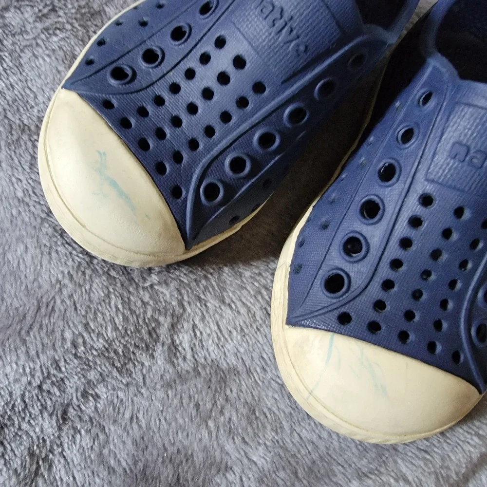 Native Jefferson Shoes Kids Size C5 Navy Blue Good Perforated Slip On Sneakers